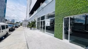 Venta de Local Comercial con 31m2 en Avenida Balboa PH The Sands 25-4611SR