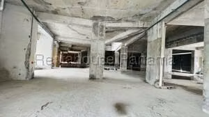 Venta de Local Comercial con 31m2 en Avenida Balboa PH The Sands 25-4611SR