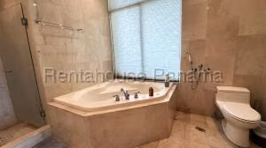 Venta de Apartamento con 295m2 en Punta Pacifica PH Pacific Point 26-5354SR