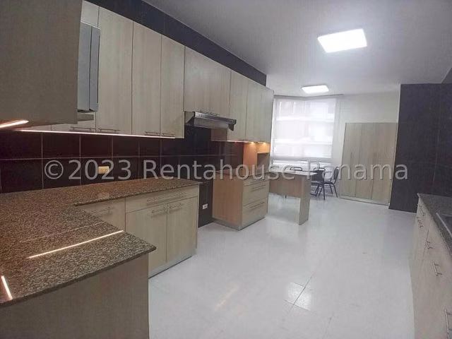 Vendo apartamento en La Cresta LF23-8904 Solo Cliente Directo