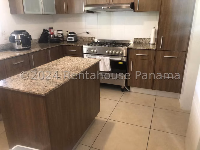 Venta de Casa en Brisas del Golf CO 26-2183