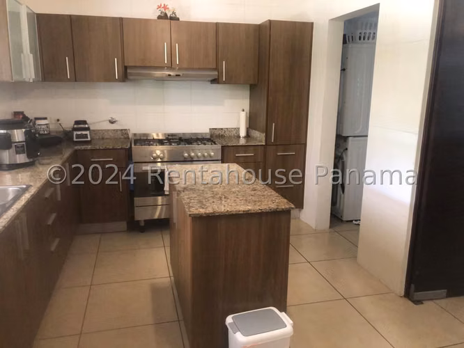 Venta de Casa en Brisas del Golf CO 26-2183