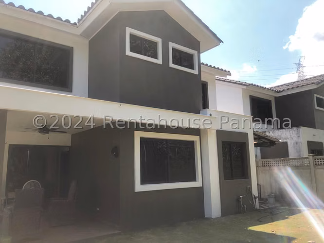 Venta de Casa en Brisas del Golf CO 26-2183