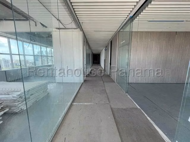 VENTA DE OFICINA EN OBARRIO MCD25-6225