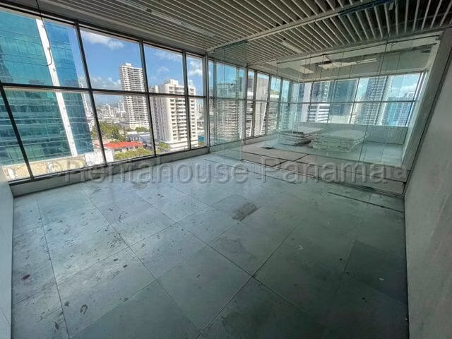 VENTA DE OFICINA EN OBARRIO MCD25-6225