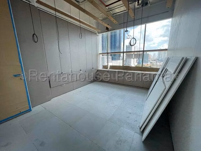 VENTA DE OFICINA EN OBARRIO MCD25-6225