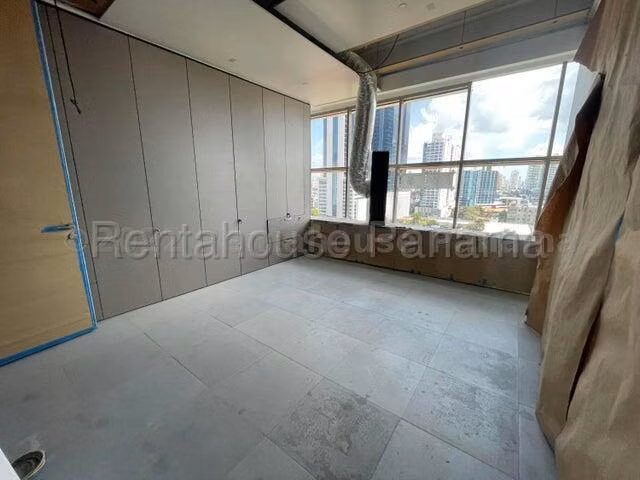 VENTA DE OFICINA EN OBARRIO MCD25-6225