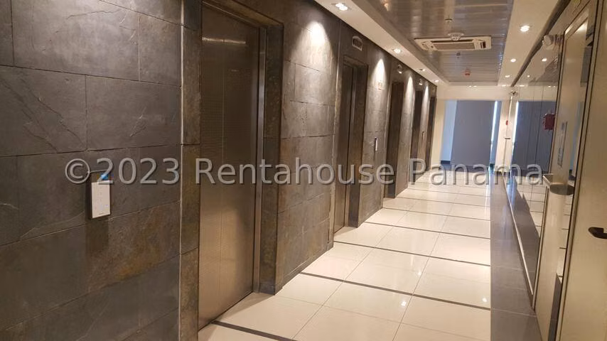 VENTA DE OFICINA EN AVENIDA BALBOA MCD25-8283