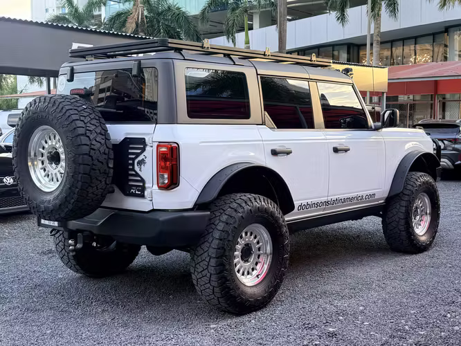 FORD BRONCO