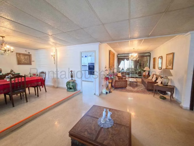 Vendo Casa de 307 m² en San Francisco 26-6578GG