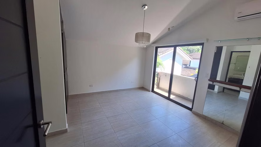 SE VENDE HERMOSA CASA EN PANAMÁ PACÍFICO – PH NATIVA