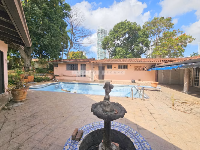 Venta Casa Altos del Golf - San Francisco 1,741 mt2 de terreno. Haga una oferta