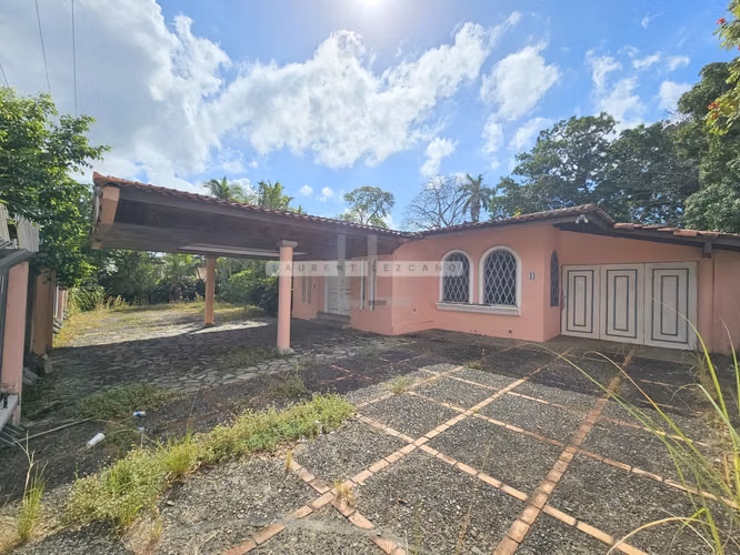 Venta Casa Altos del Golf - San Francisco 1,741 mt2 de terreno. Haga una oferta