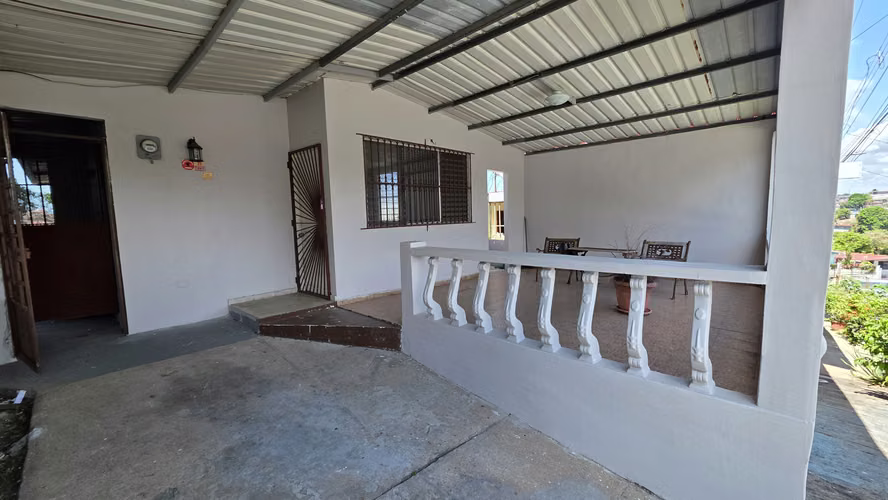 Se Vende Casa e Villa Lucre
