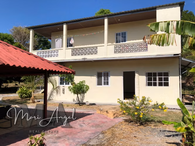 VENTA DE 3 CASAS EN CORONADO – GRAN TERRENO CERCA DE LA PLAYA