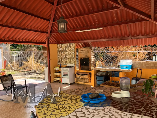 VENTA DE 3 CASAS EN CORONADO – GRAN TERRENO CERCA DE LA PLAYA