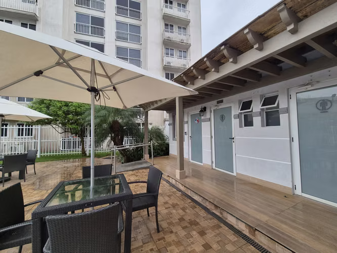 SE VENDE APARTAMENTO REMODELADO EN TORRES DE VERSALLES II COSTA SUR