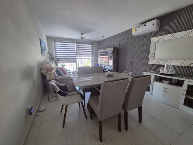 SE VENDE APARTAMENTO REMODELADO EN TORRES DE VERSALLES II COSTA SUR