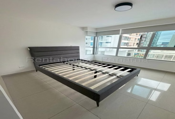 Venta de apartamento en Costa del Este   AK
