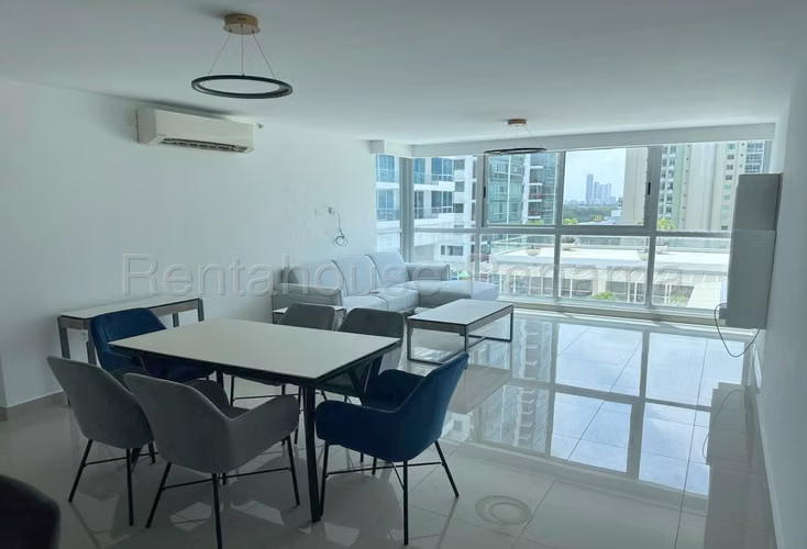 Venta de apartamento en Costa del Este   AK