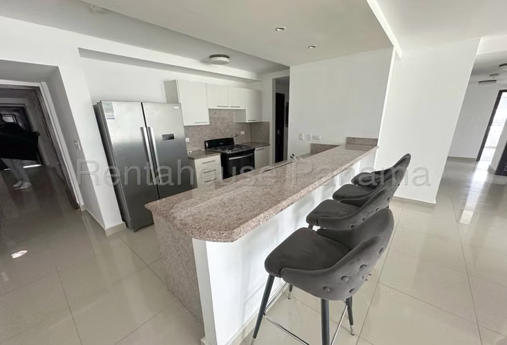 Venta de apartamento en Costa del Este   AK