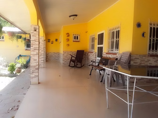 Vendo casa unifamiliar en Gorgona con piscina