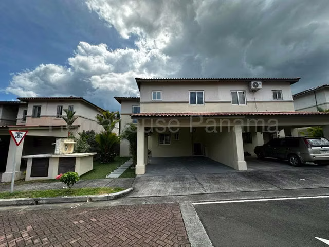 Casa en Venta en Woodlands Panama Pacifico 25YCG8846