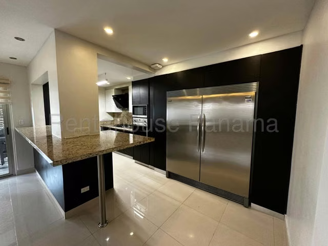 Casa en Venta en Woodlands Panama Pacifico 25YCG8846