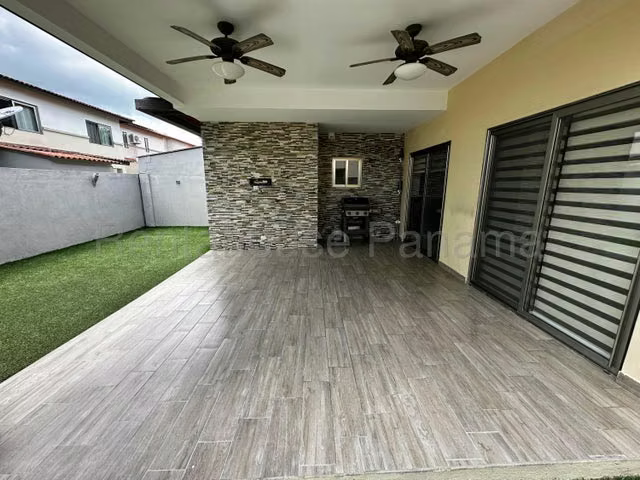 Casa en Venta en Woodlands Panama Pacifico 25YCG8846