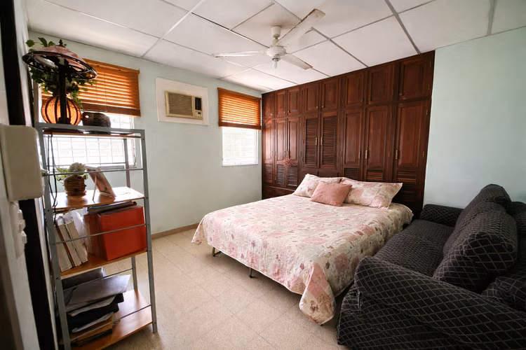 Casa Amplia en Las Cumbres, 5 Rec | 522 m² Const. | Lote 1,043 m²