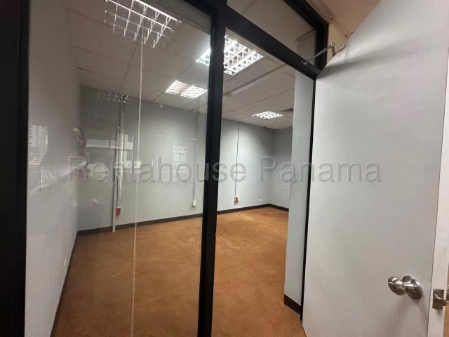 Alquiler de oficinas en Obarrio $14xM2 - Imagen 12