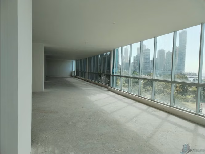 ALQUILER LOCAL COMERCIAL AVENIDA BALBOA 1374M2 VILLA DEL MAR MLD