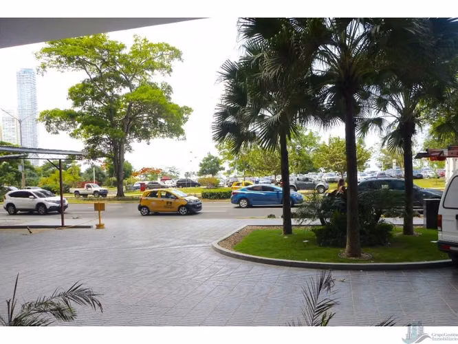 ALQUILER LOCAL COMERCIAL AVENIDA BALBOA 1374M2 VILLA DEL MAR MLD