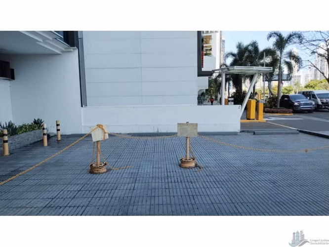 ALQUILER LOCAL COMERCIAL AVENIDA BALBOA 1374M2 VILLA DEL MAR MLD
