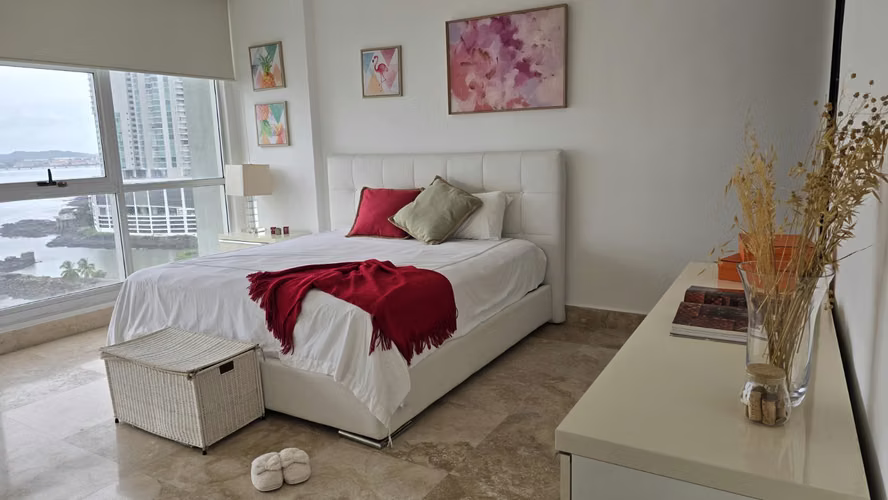 APARTAMENTO EN VENTA EN PH Q TOWER, PUNTA PACIFICA 4 REC