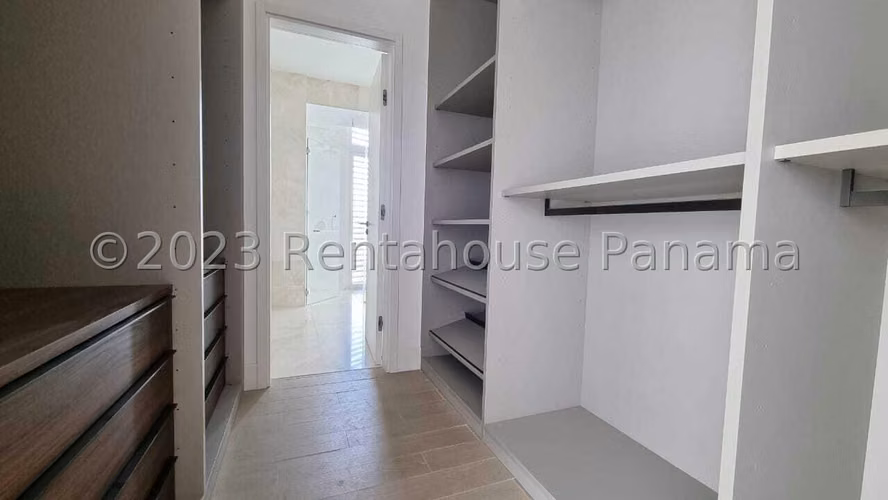Apartamento en Alquiler con Vista Al Mar en Punta Pacifica 26*7469Mfk