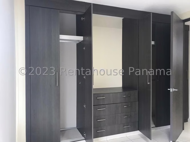 Se Vende Apartamento en Clayton LA26-7465