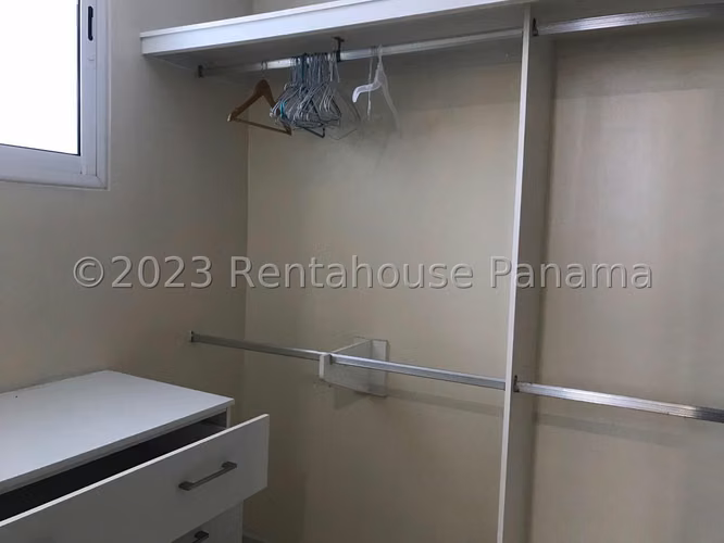 Se Vende Apartamento en Clayton LA26-7465