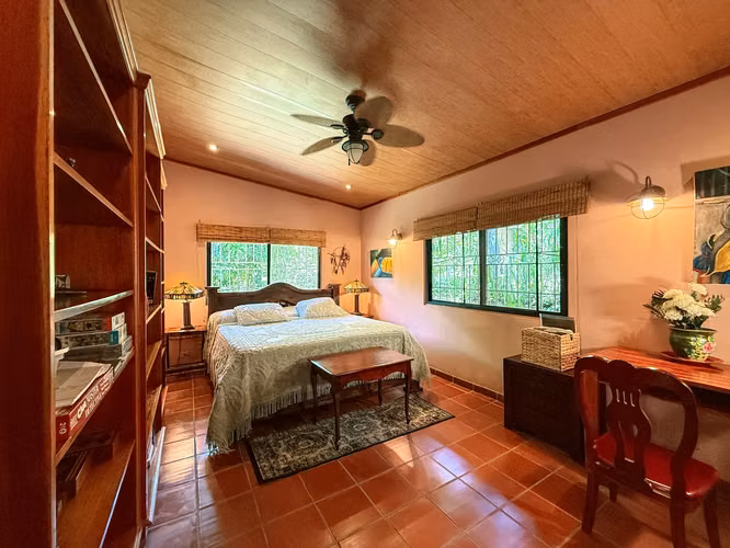 Casa en Boquete con Vista a la Montaña