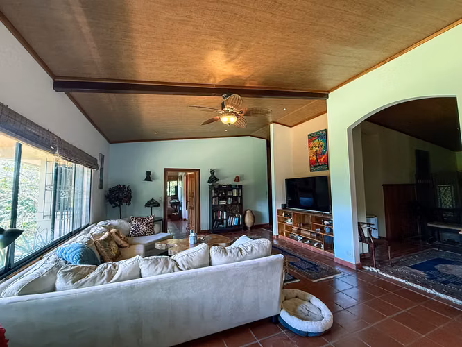 Casa en Boquete con Vista a la Montaña