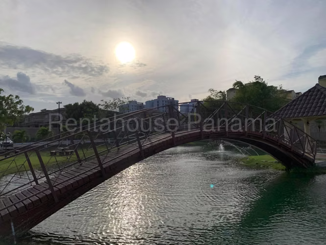Vendo Casa de 172 m² en PH Dorado Lakes, Condado del Rey 26-7173GG - Imagen 4
