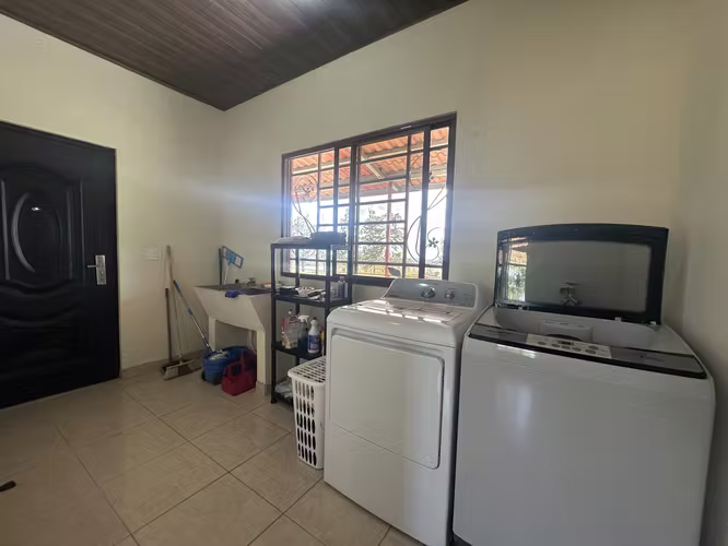 SE ALQUILA CASA CERCADA CON OPCIÓN A COMPRA EN VOLCÁN