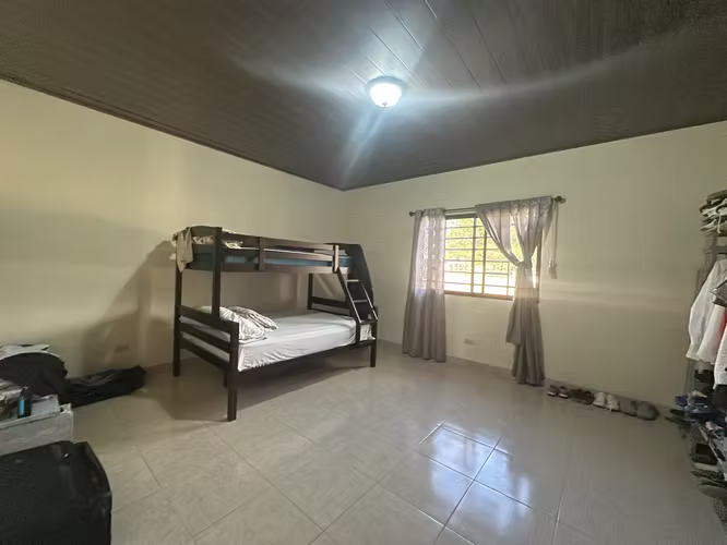 SE ALQUILA CASA CERCADA CON OPCIÓN A COMPRA EN VOLCÁN