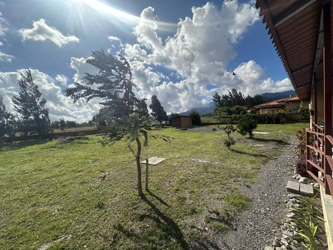 SE ALQUILA CASA CERCADA CON OPCIÓN A COMPRA EN VOLCÁN