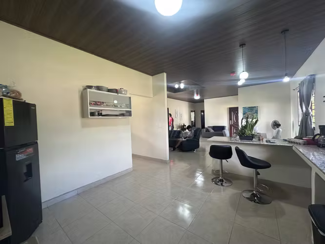 SE ALQUILA CASA CERCADA CON OPCIÓN A COMPRA EN VOLCÁN