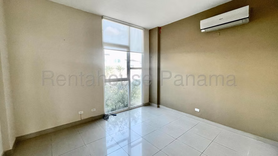 Venta de moderna casa de 421m² dos niveles en Altos de Panamá 26JSS7209