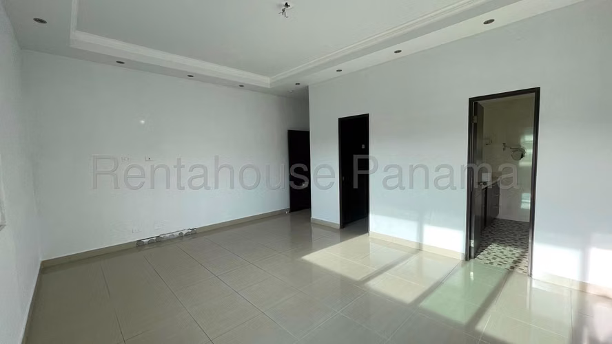 Venta de moderna casa de 421m² dos niveles en Altos de Panamá 26JSS7209