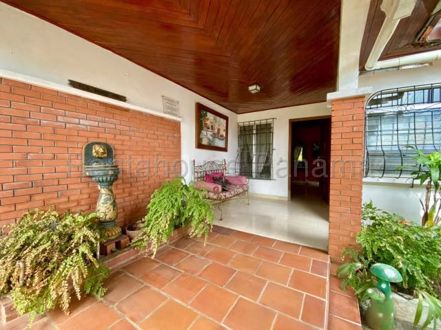 SE VENDE!!! Casa en Las Tablas