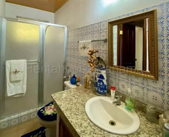 SE VENDE!!! Casa en Las Tablas