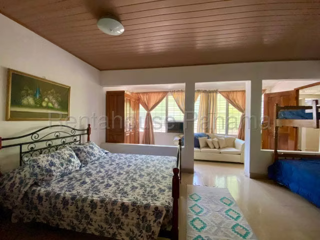 SE VENDE!!! Casa en Las Tablas
